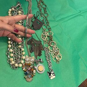 #10 Boutique Jewelry lot of 26 pieces various styles